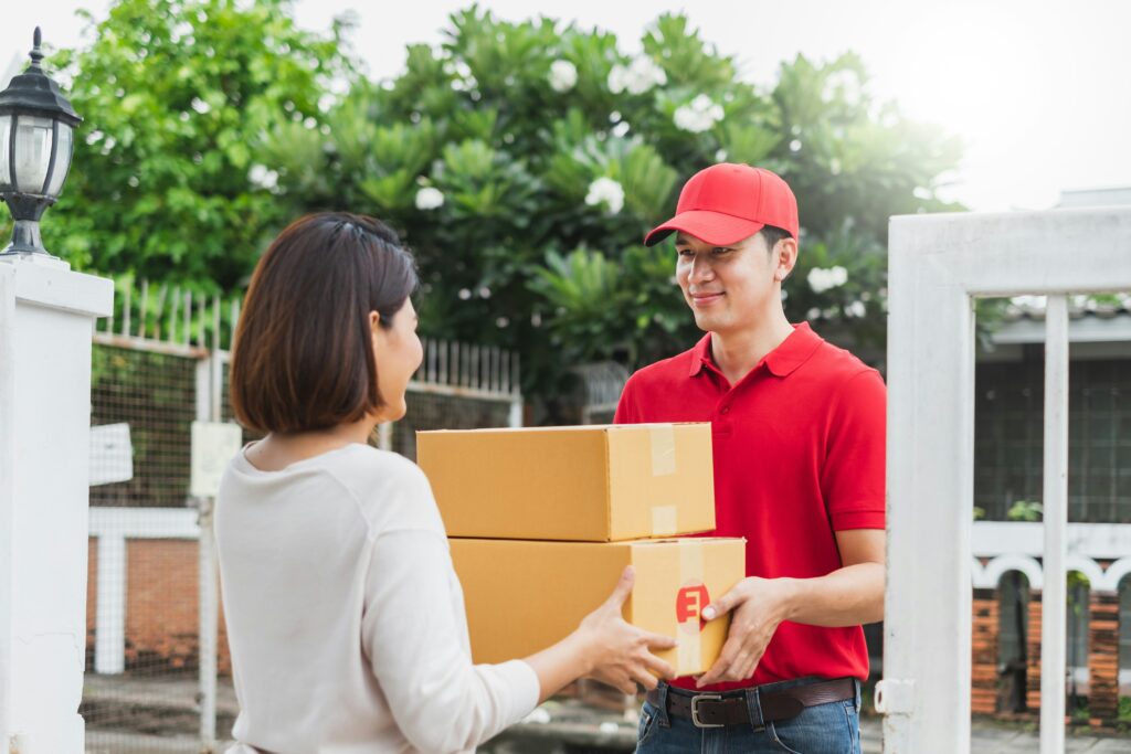Le TMS optimise le transport, le DMS pilote la livraison : découvrez leurs différences et comment choisir la bonne solution logistique